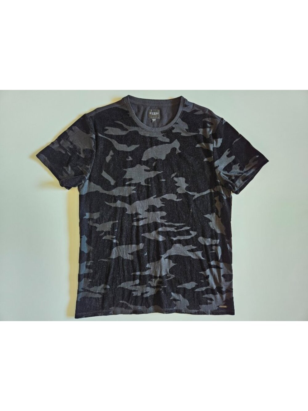 GUESS Men's Los Angeles Camo T-Shirt Black Gray Short Sleeve Size L